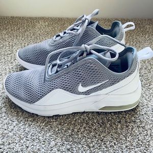 Nike Air Max Motion 2